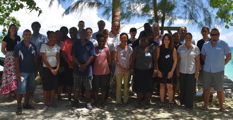 Workshop participants in Munda. Photo courtesy of Len McKenzie.
